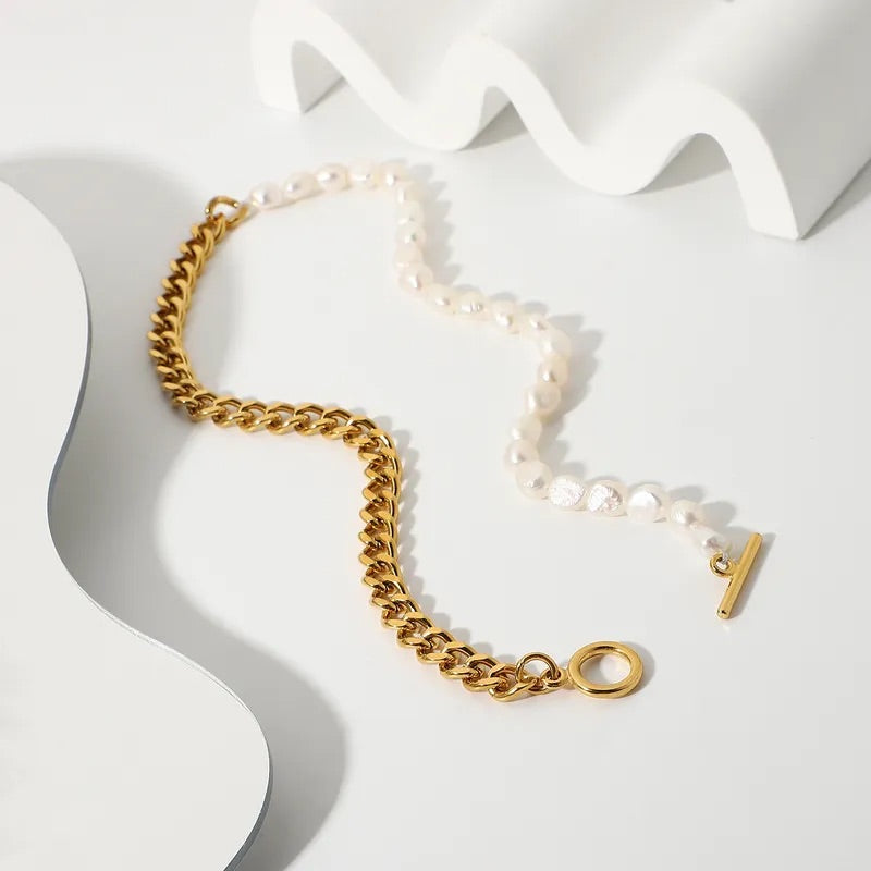 Pia Pearl Necklace