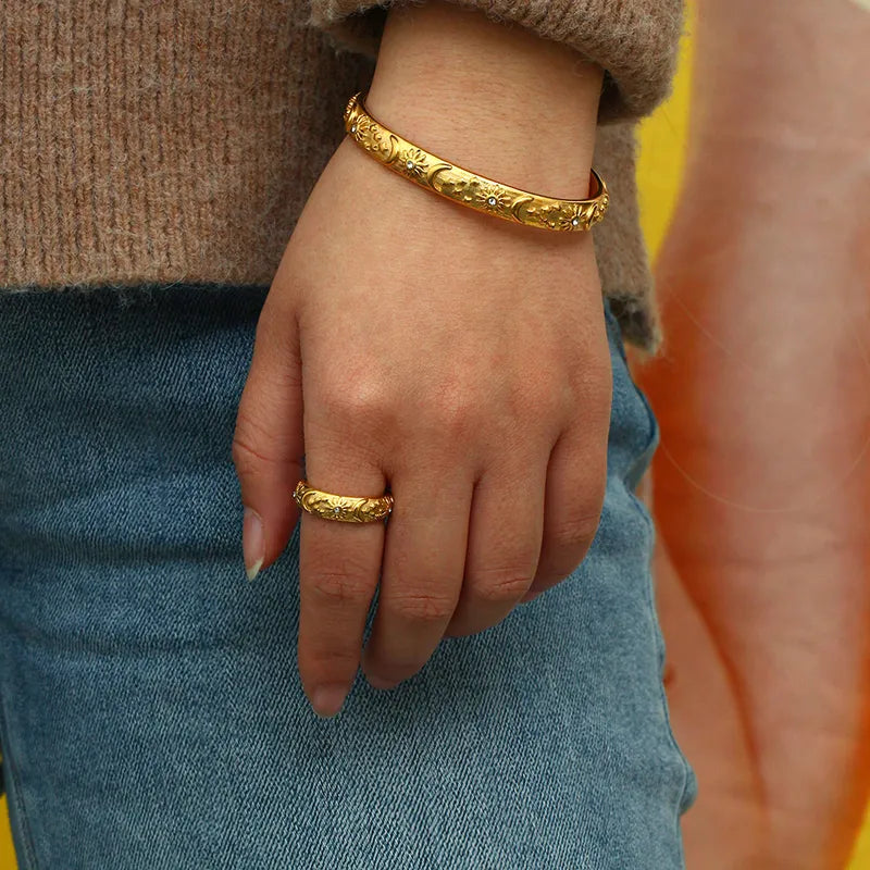 Stella Gold Bangle