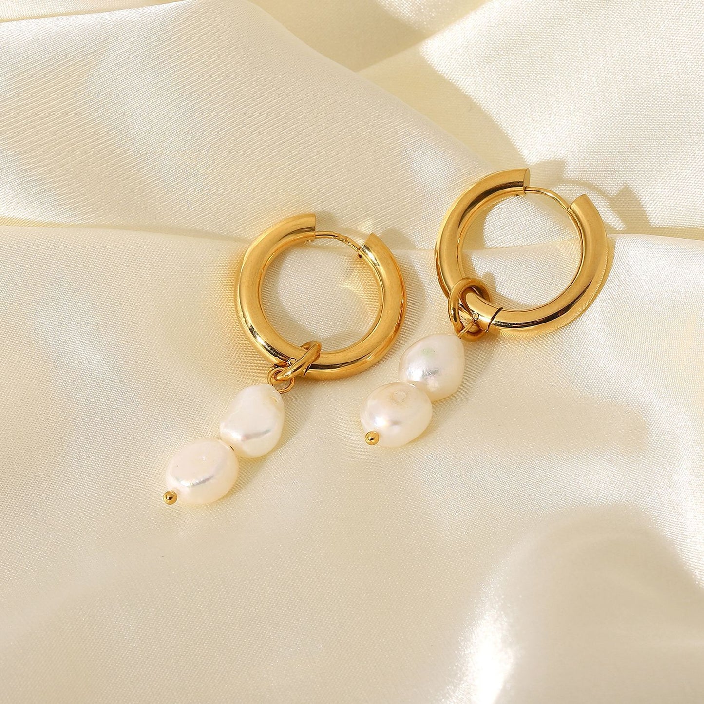 Helena Pearl Hoops