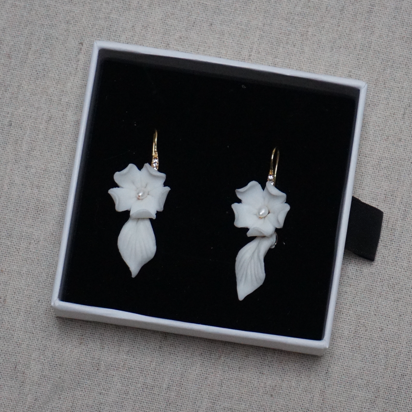 FIORE | CLAY HOOK EARRINGS