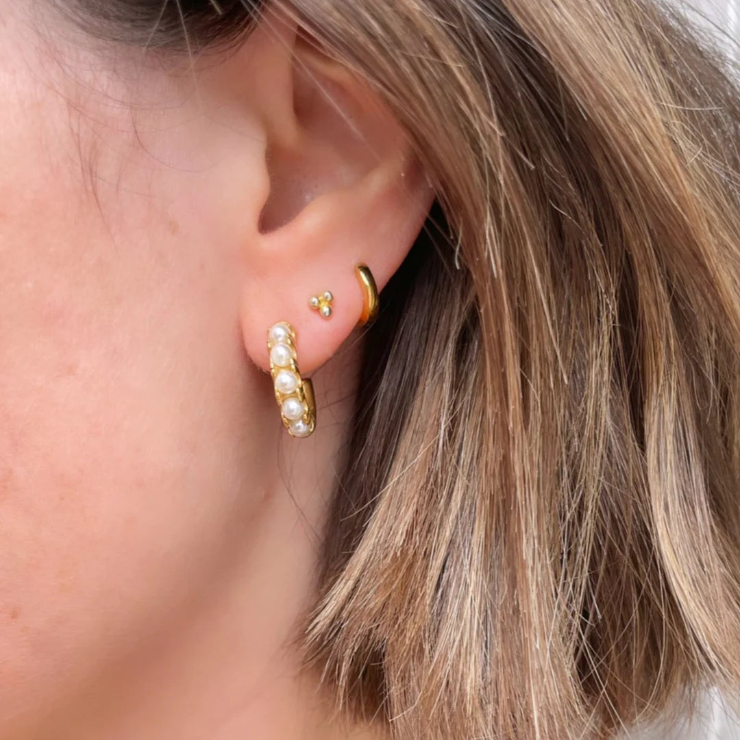 Everyday || Gold Pearl Hoop Earrings