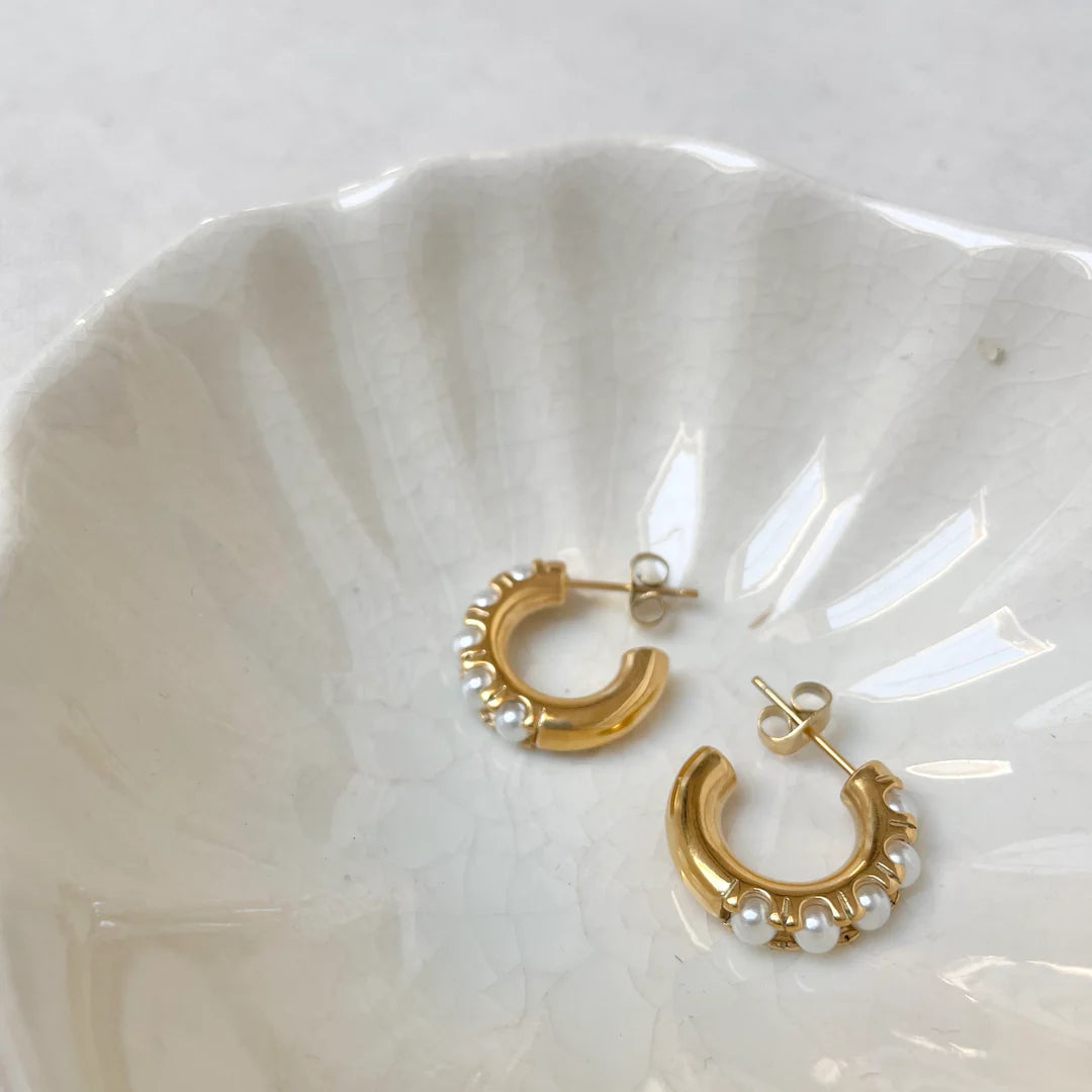 Everyday || Gold Pearl Hoop Earrings